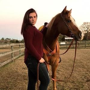 Meet your Posher, Chloe